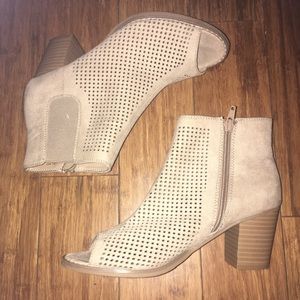 kohl’s open toed suede boots